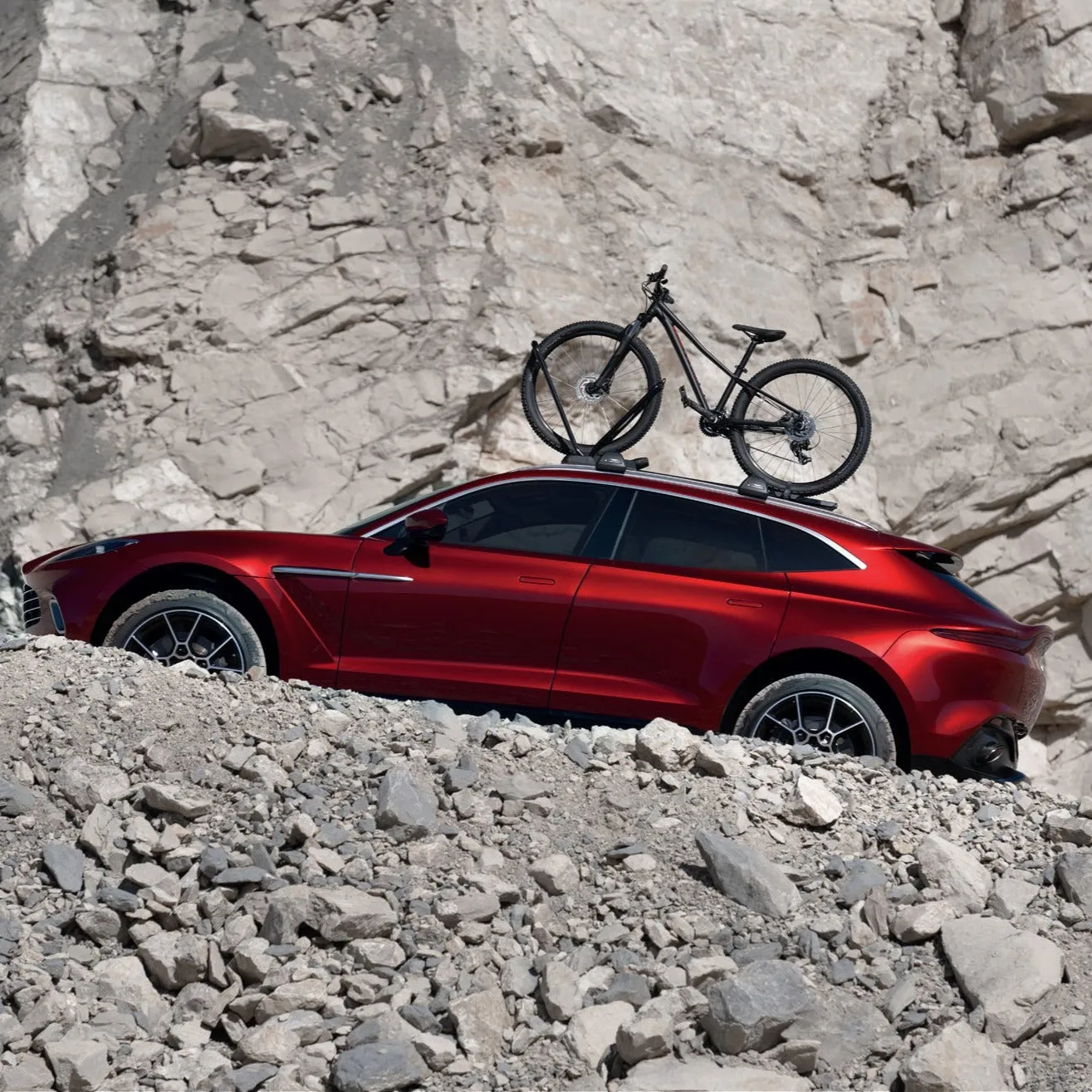 Aston Martin DBX Bike Pack